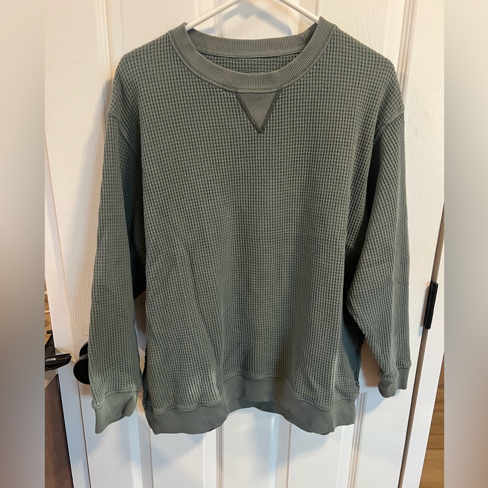 American Eagle Pullover, Size Medium